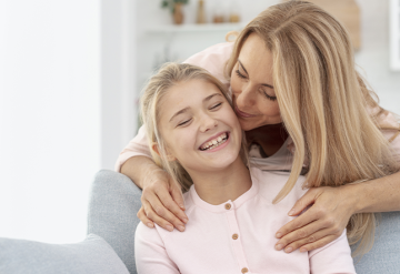 Como os pais podem ajudar adolescentes a cuidar da saúde auditiva