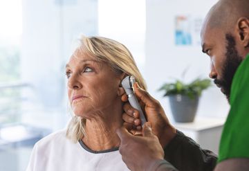 Qual a importância de cuidar da saúde auditiva?