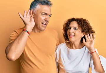 Saiba identificar os sintomas da perda auditiva