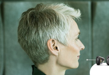 Aplicações do aparelho auditivo microcanal