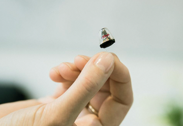 Todo mundo pode usar aparelho auditivo microcanal?