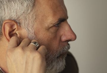 Como identificar os sinais iniciais de perda auditiva