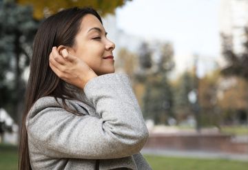 Benefícios dos aparelhos auditivos na saúde mental