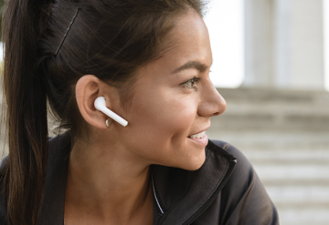 Fones de ouvido e saúde auditiva: riscos e cuidados essenciais