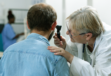 Perda auditiva tem cura? Conheça os tipos e se é possível reverter