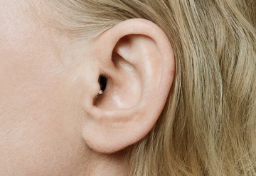 Melhor aparelho auditivo invisível Oticon: conheça o melhor dispositivo da marca