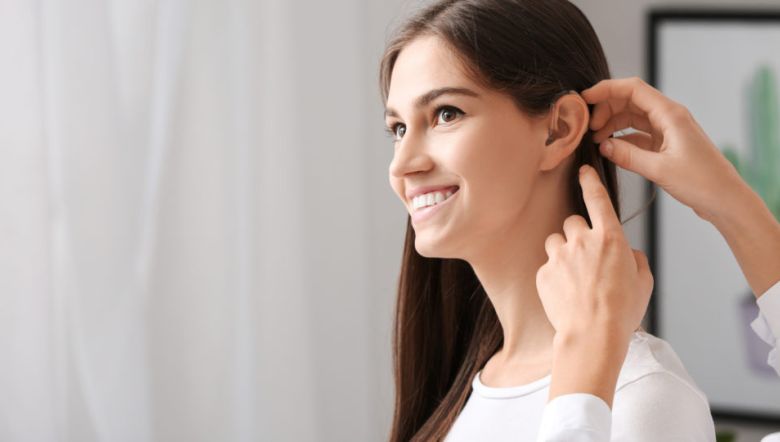 Perda auditiva em jovens: saiba o que fazer 