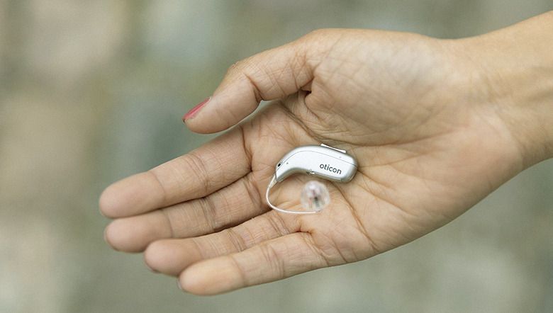 Como a IA pode melhorar os aparelhos auditivos?