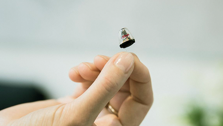 Todo mundo pode usar aparelho auditivo microcanal?