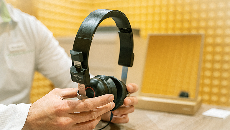 Como funciona a fonoaudiologia para idosos?