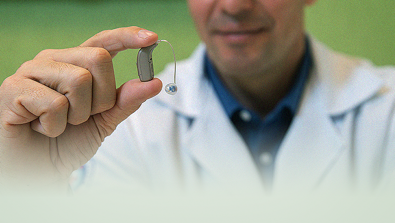 Devo trocar o aparelho auditivo? Descubra