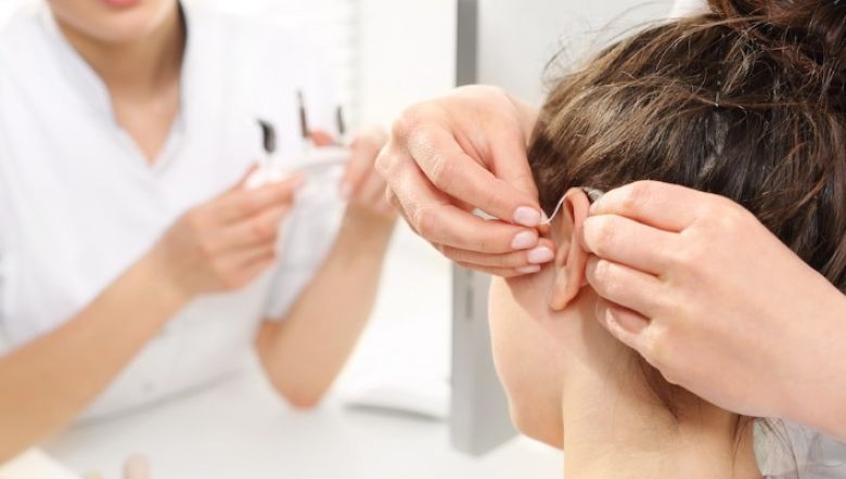 Qual o valor de um aparelho auditivo em 2025? 